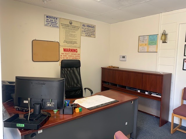 Front desk and office at Greenlight Auto Care